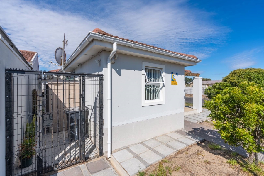 3 Bedroom Property for Sale in Rugby Western Cape